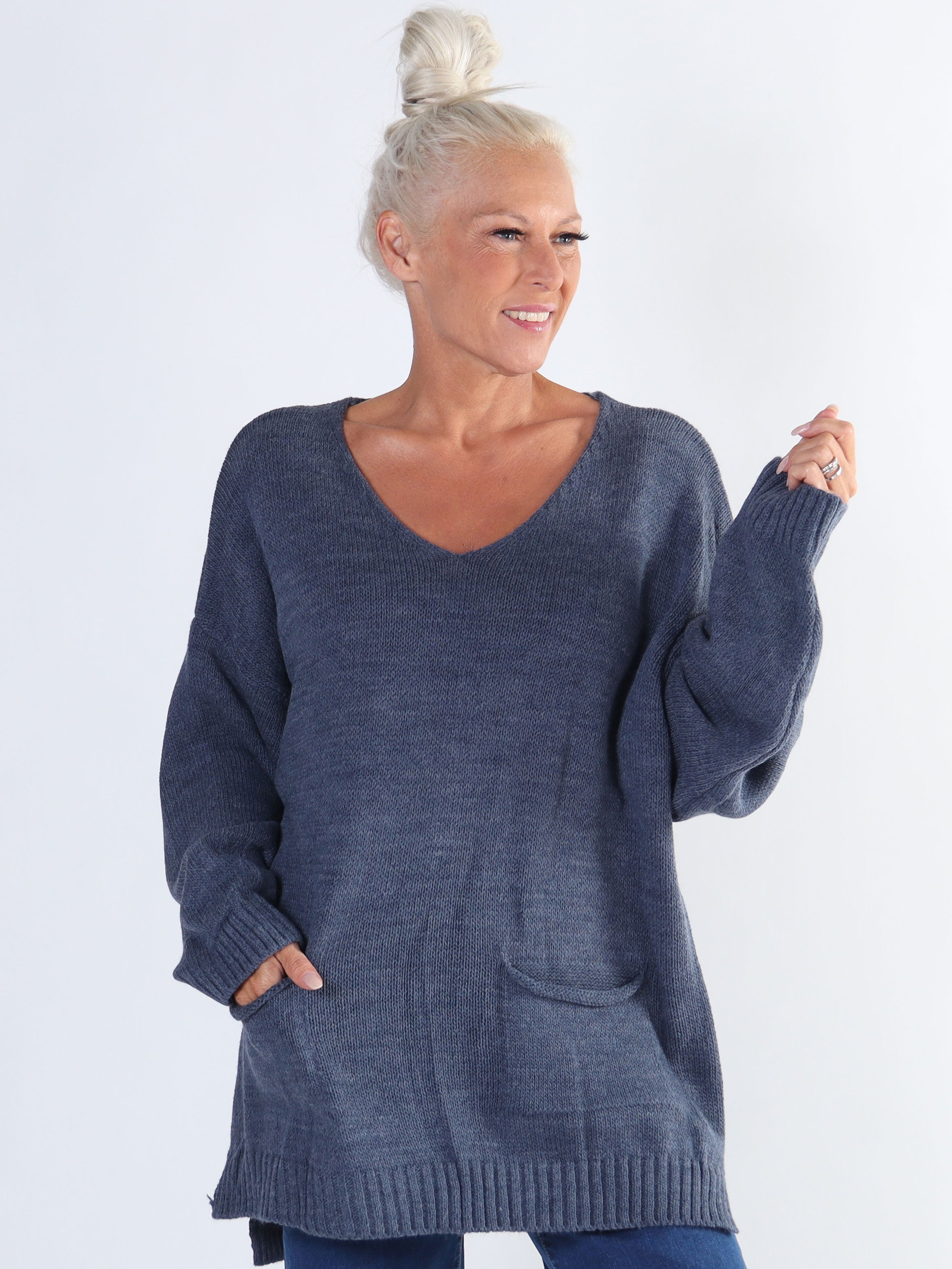 Shaima - Simpel plus sized tröja med fickor